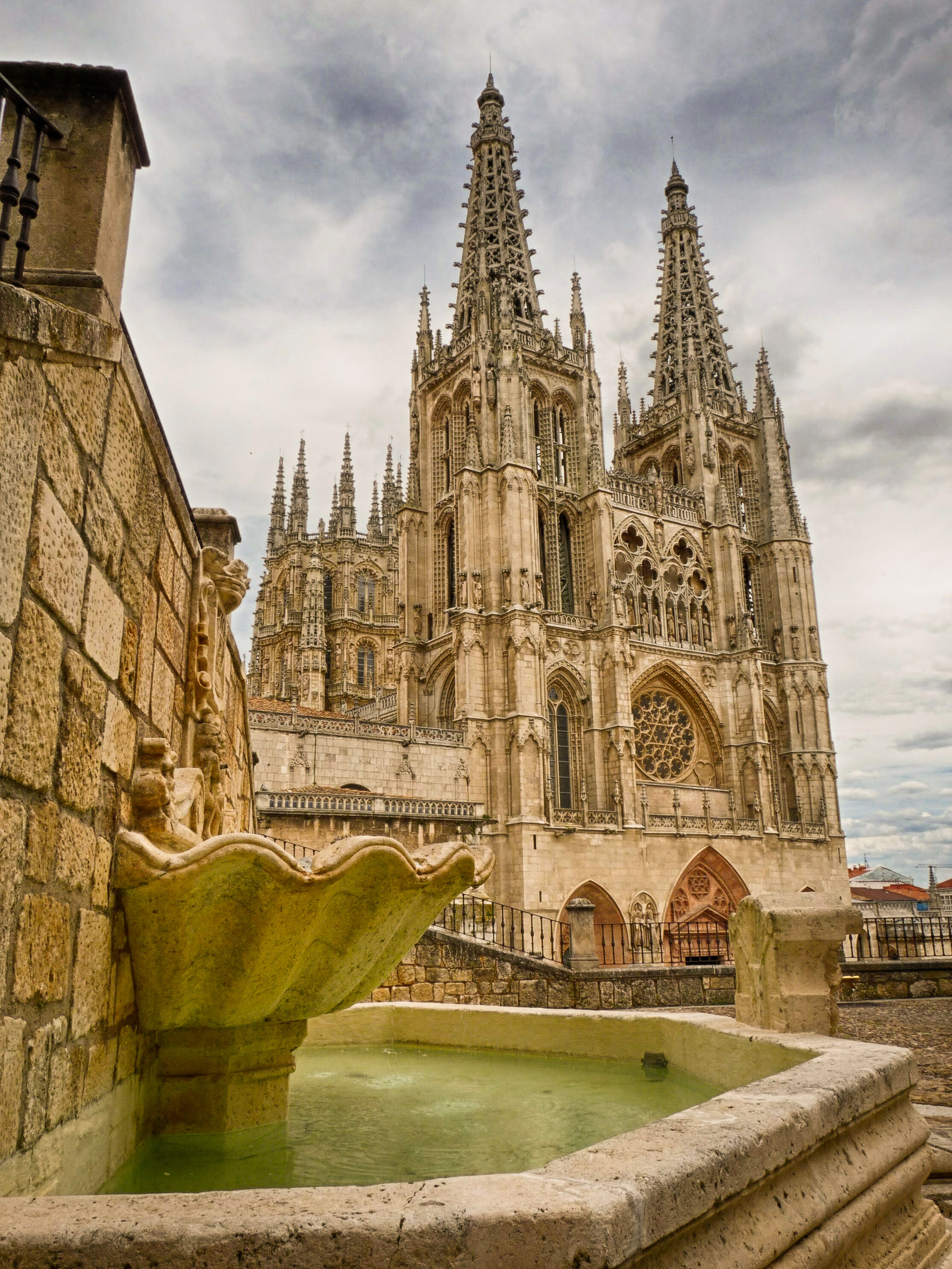 Fachada_de_la_Catedral_de_Burgos